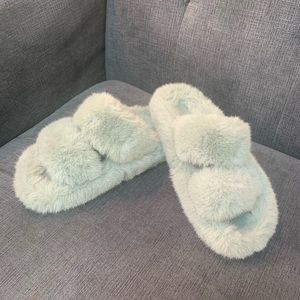 🏠 Fluffy Comfy Slippers for Home 🏠